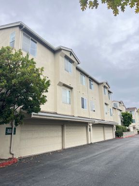 1 Bedroom + Loft - Bright Santa Cruz Condo Near Beach, West Cliff & UCSC – photo 1