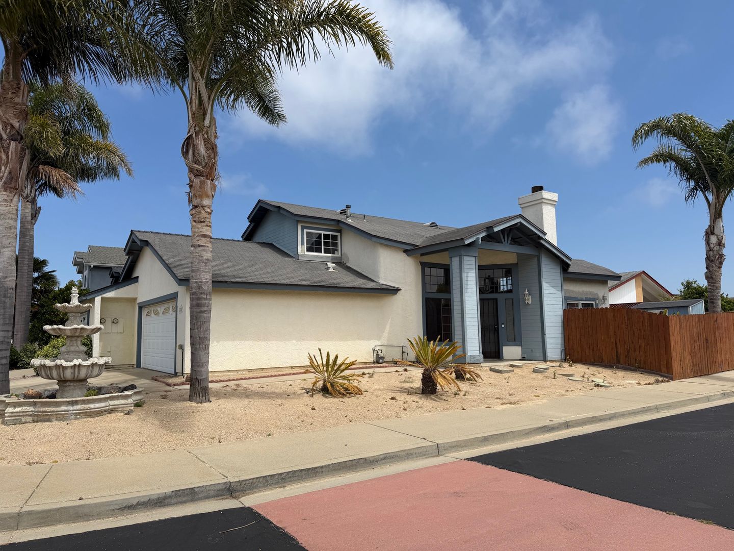 Lompoc House: 1100 Honeysuckle Way