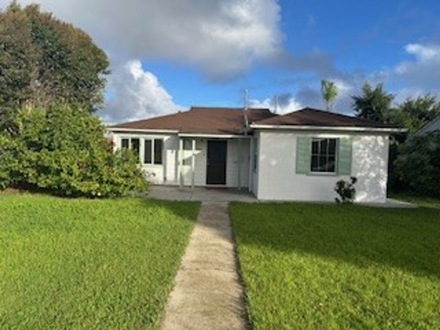 Lompoc House: 210 South C STreet