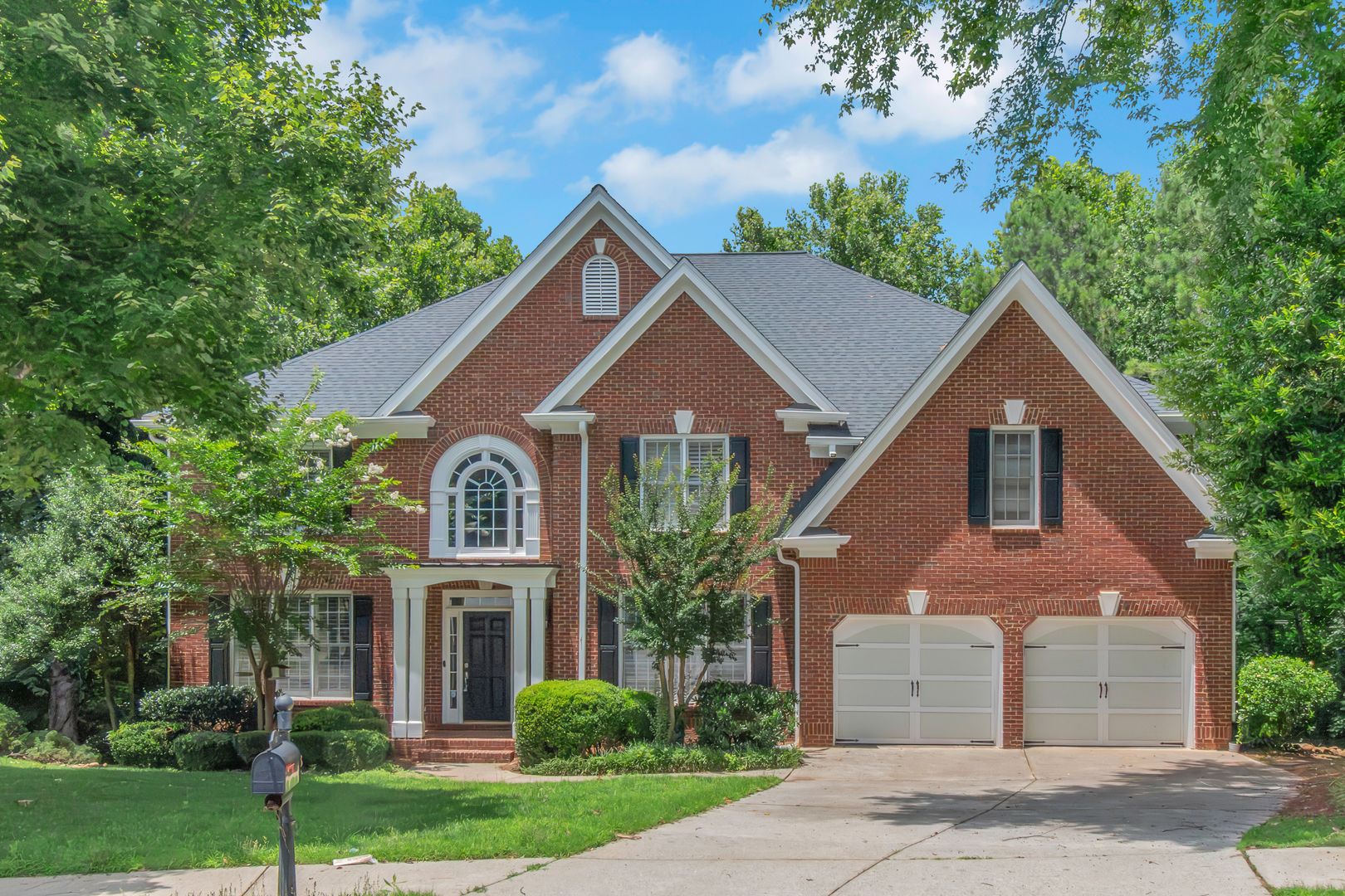 Alpharetta House: 1450 Hillcrest Hts