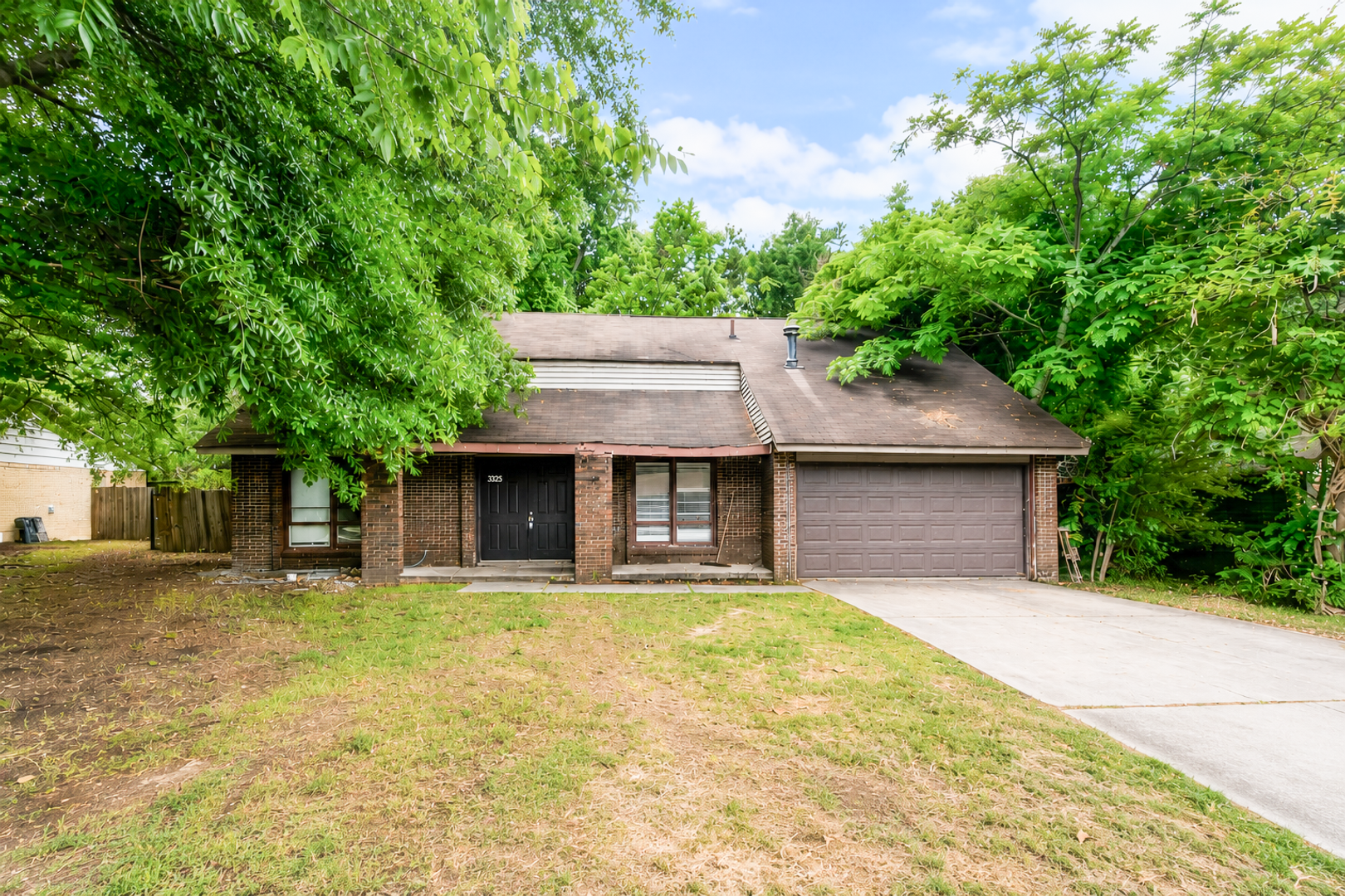 Atlanta House: 3325 Valley Bend Rd