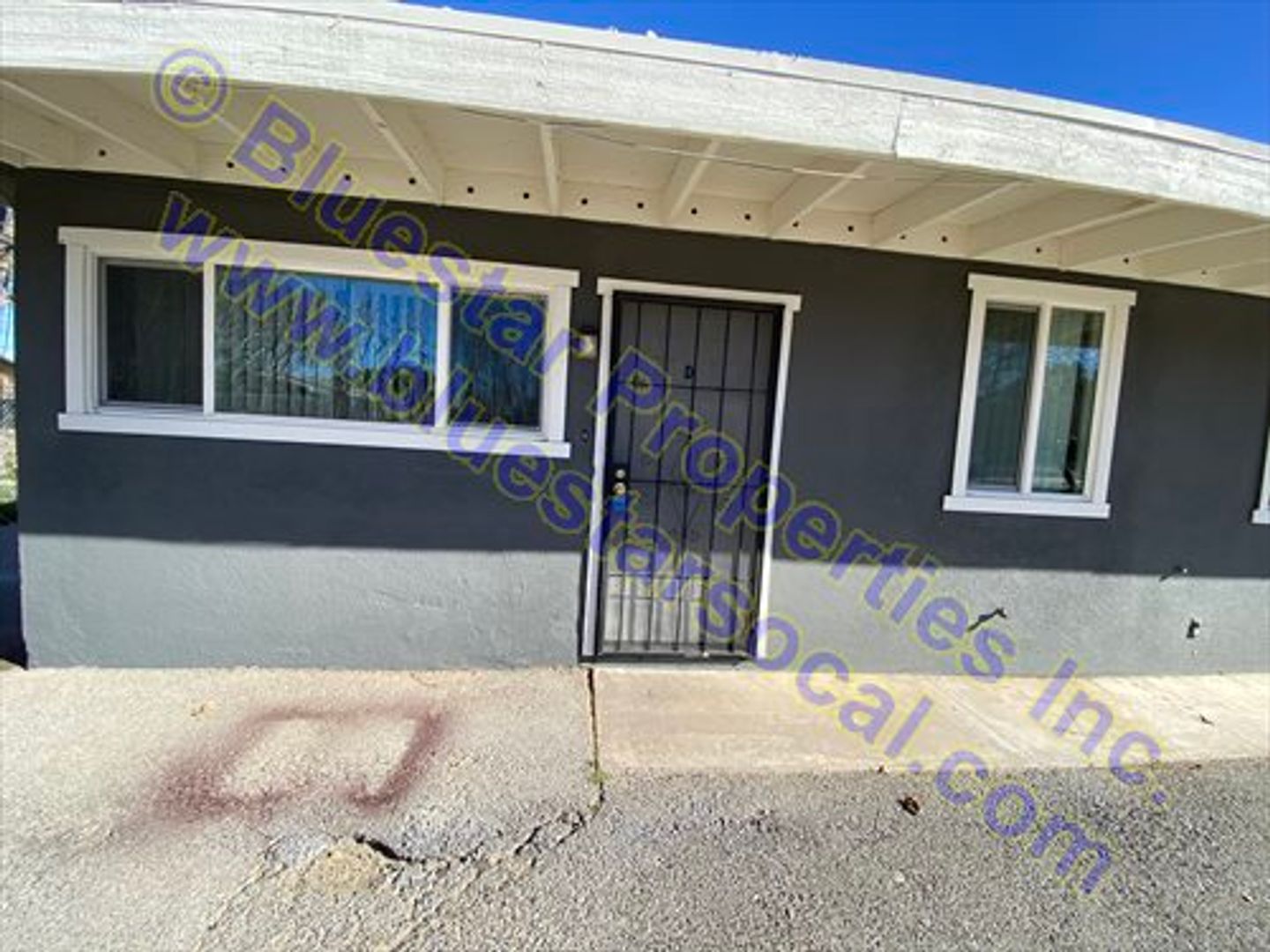Hesperia Apartment: 16024 Yucca Street