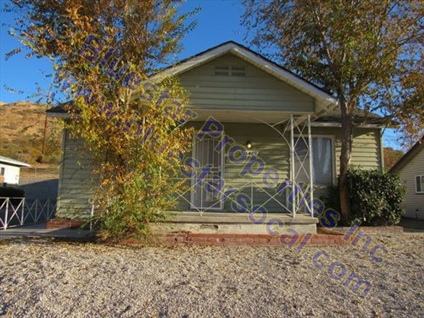 Victorville House: 15469 Hesperia Road