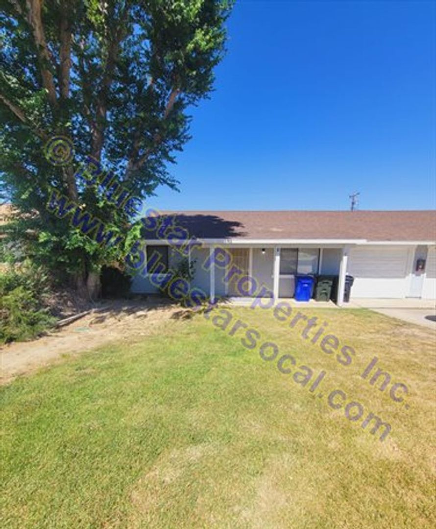 Victorville Apartment: 16162 Tawney Ridge #1-4