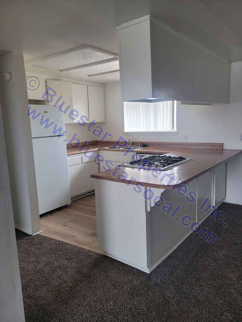 Apple Valley Apartment: 10811 Kiowa Rd