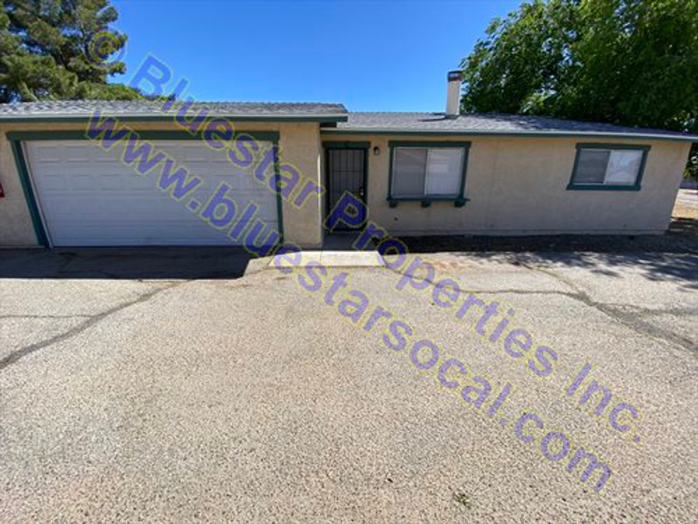 Apple Valley Apartment: 13475 Mohawk Rd.