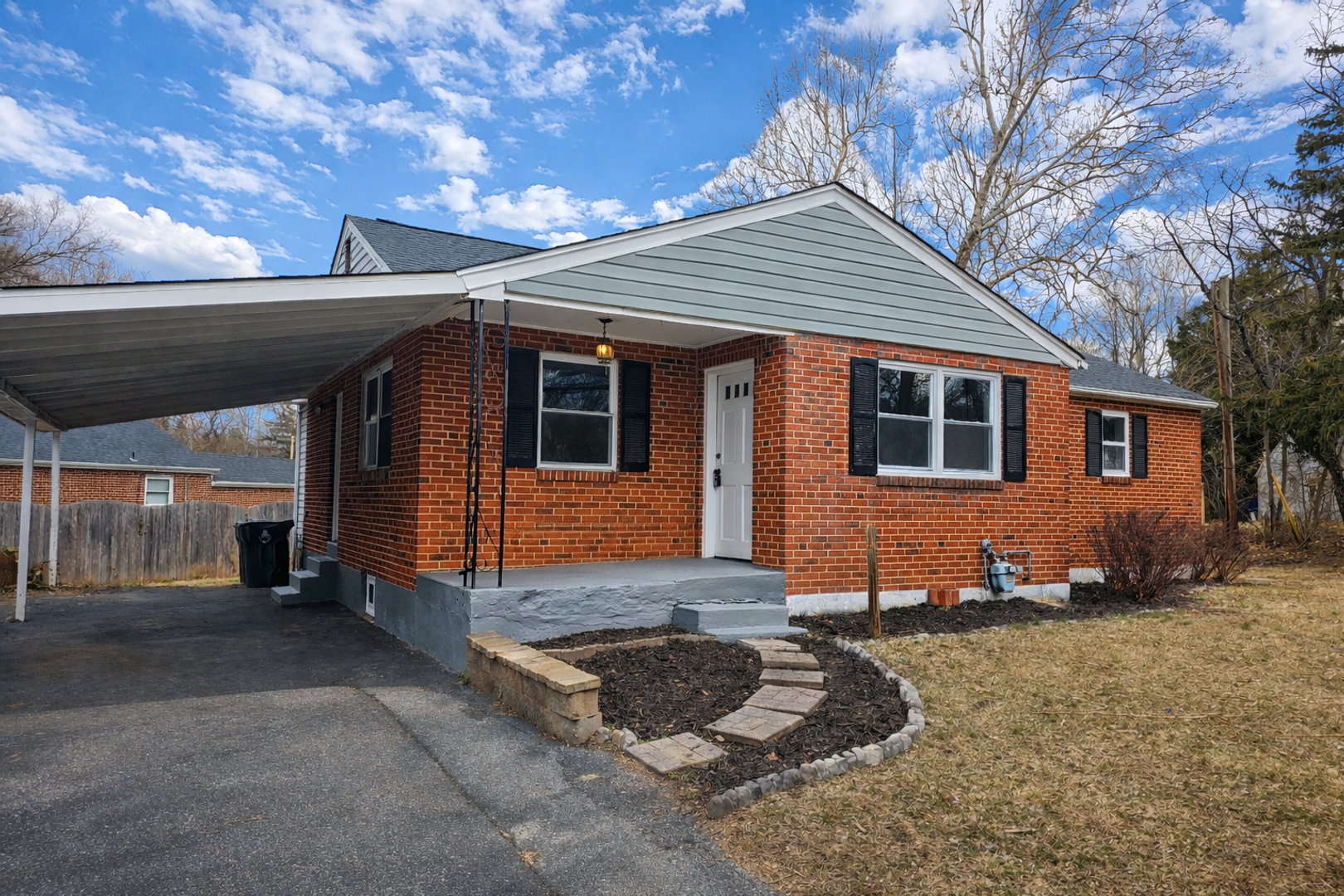 Newark House: 8 W. Chestnut Hill Rd.