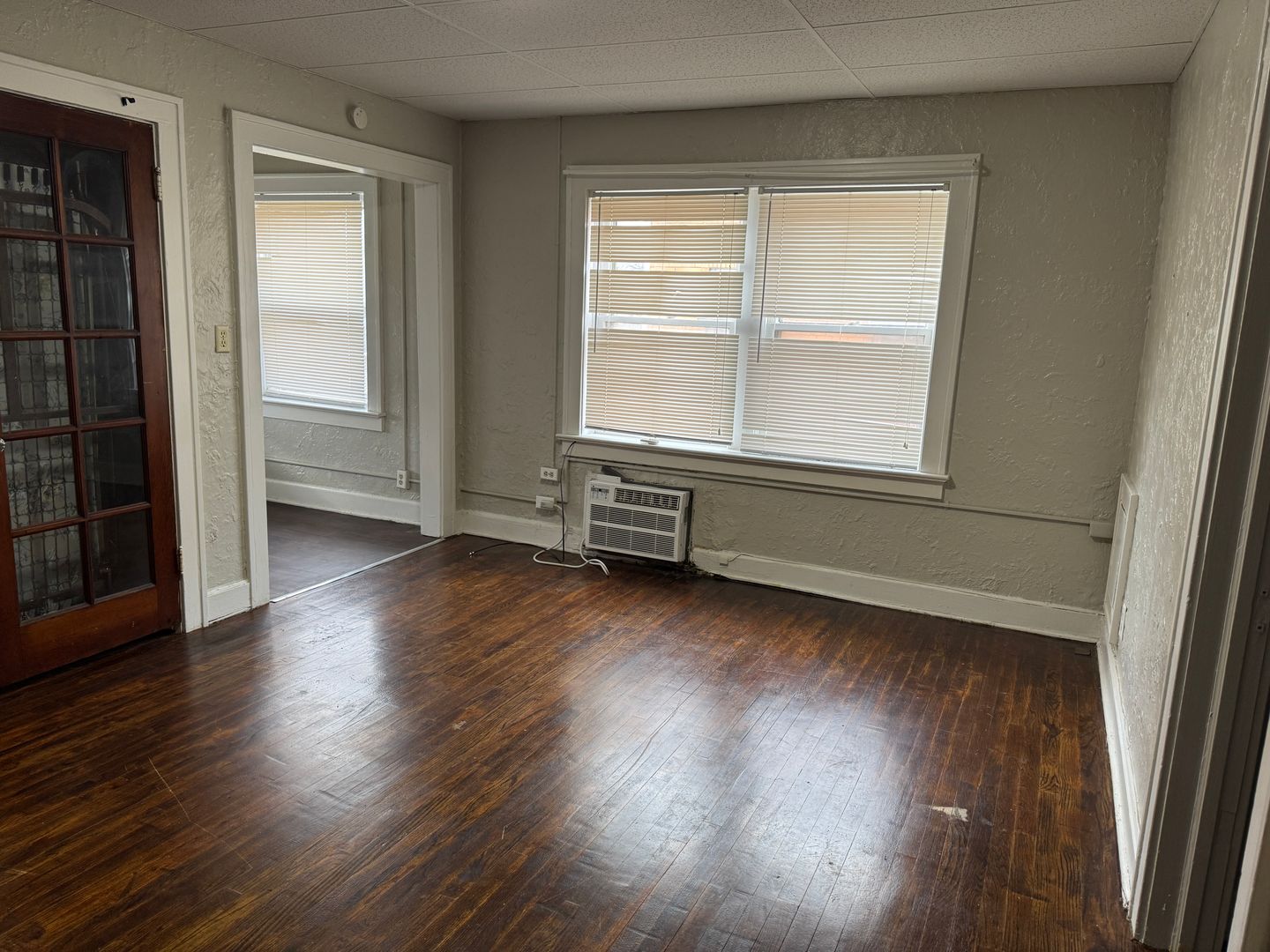 St. Joseph Apartment: 312 N Noyes Blvd.