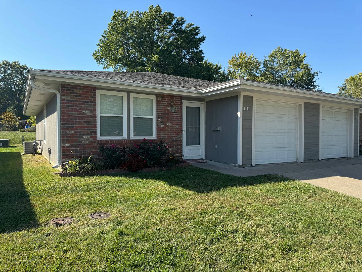 Cameron Apartment: 116/118 E Cornhill St.