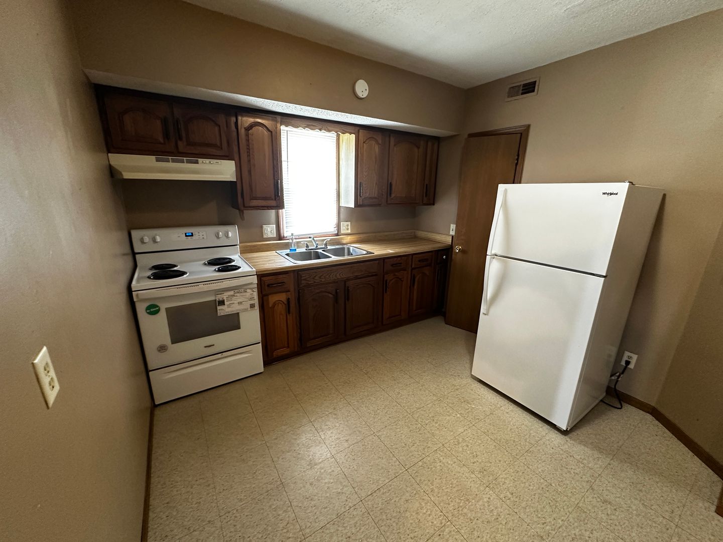 St. Joseph Apartment: 226 E Hyde Park Ave.