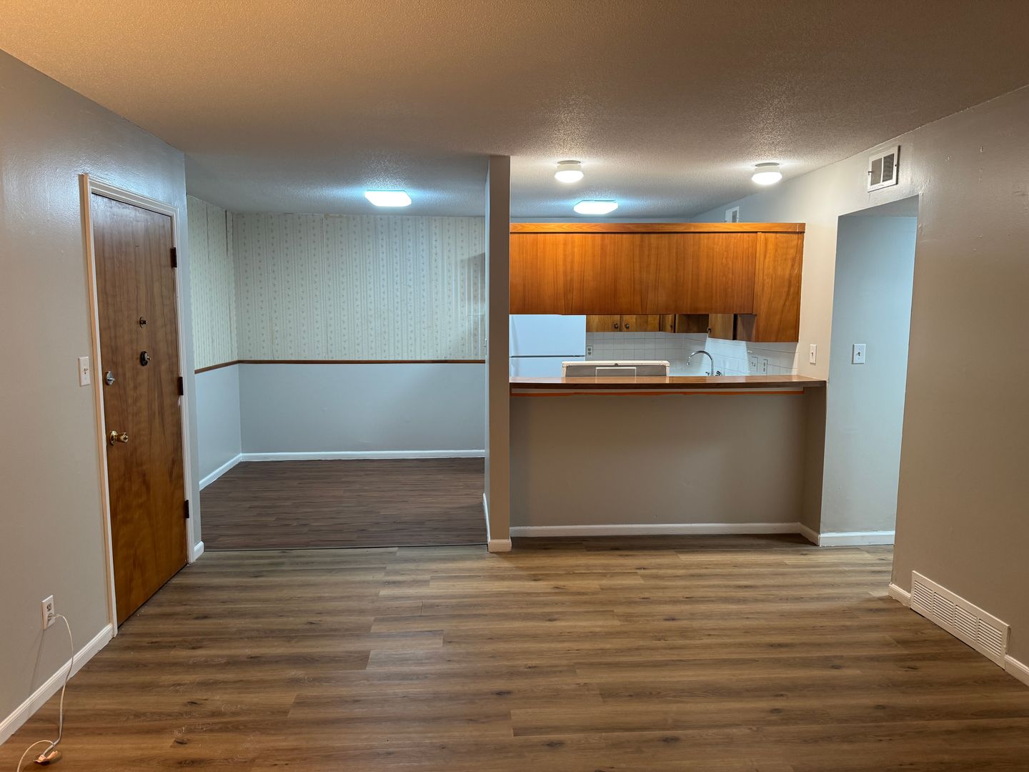 St. Joseph Apartment: 425 N 25th St.