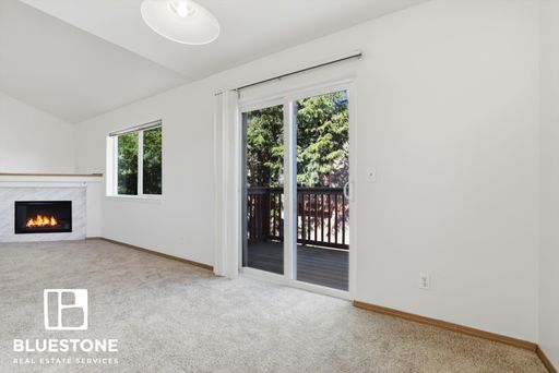 First month FREE! Warm Up in This 3BR Apartment with Electric Fireplace – photo 1