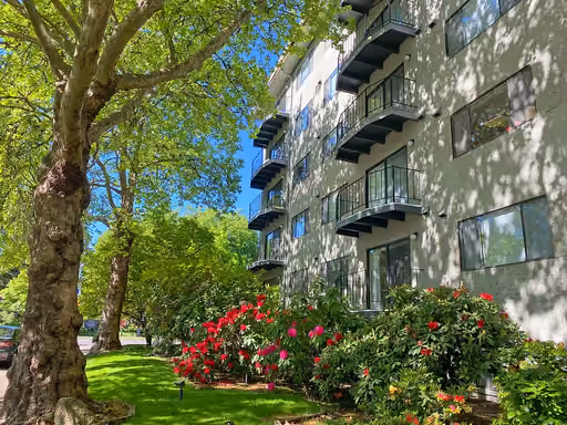 SPECIAL: $500 off First Month Rent! 2 bedroom 2 bath apartment in the heart of Corvallis! – photo 1