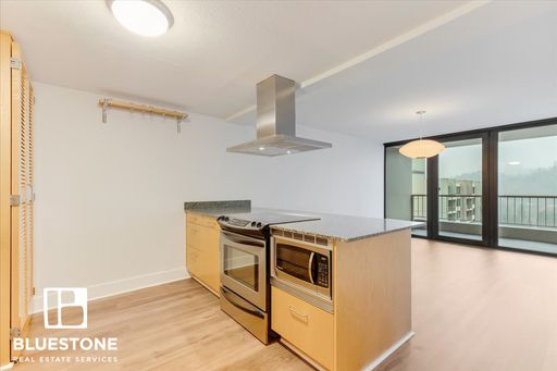 Luxury living in Portlands Fountain District! Schedule a tour today! – photo 1