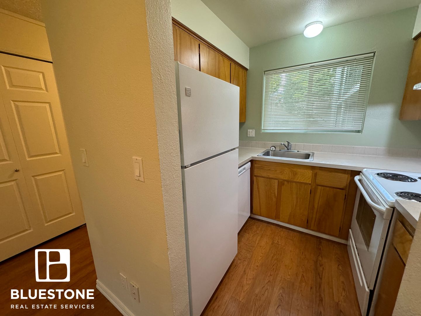 Milwaukie Apartment: 11850 SE 26th