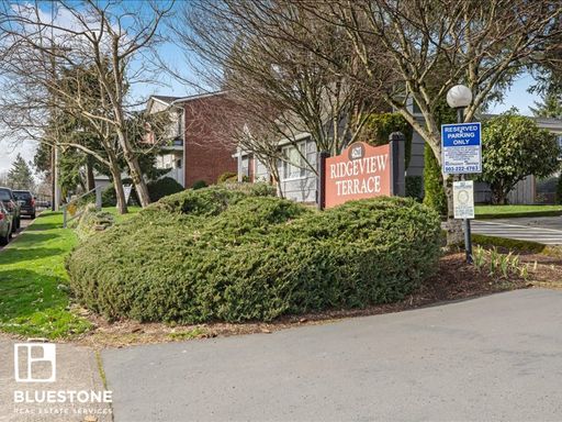 One Month Free with Immediate Move-in – photo 1