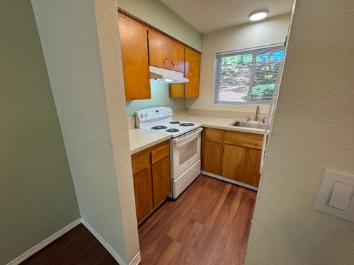 Ground Floor 2 Bedroom With Patio -1 month FREE with 13 month lease, 2 months free with 18 month lease – photo 1