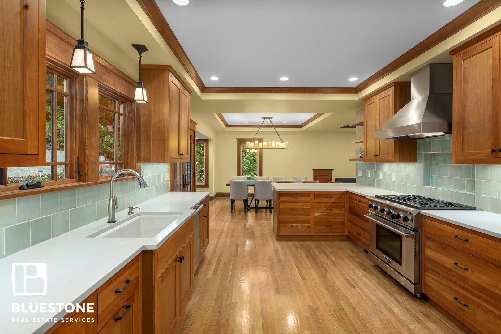 Lake Oswego House: 1970 Greentree Road