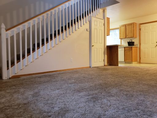 Beautiful townhome with washer dryer hook ups, attached garage and central air in South Salem – photo 1
