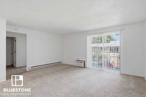 Spacious one bedroom - Available now! – photo 1