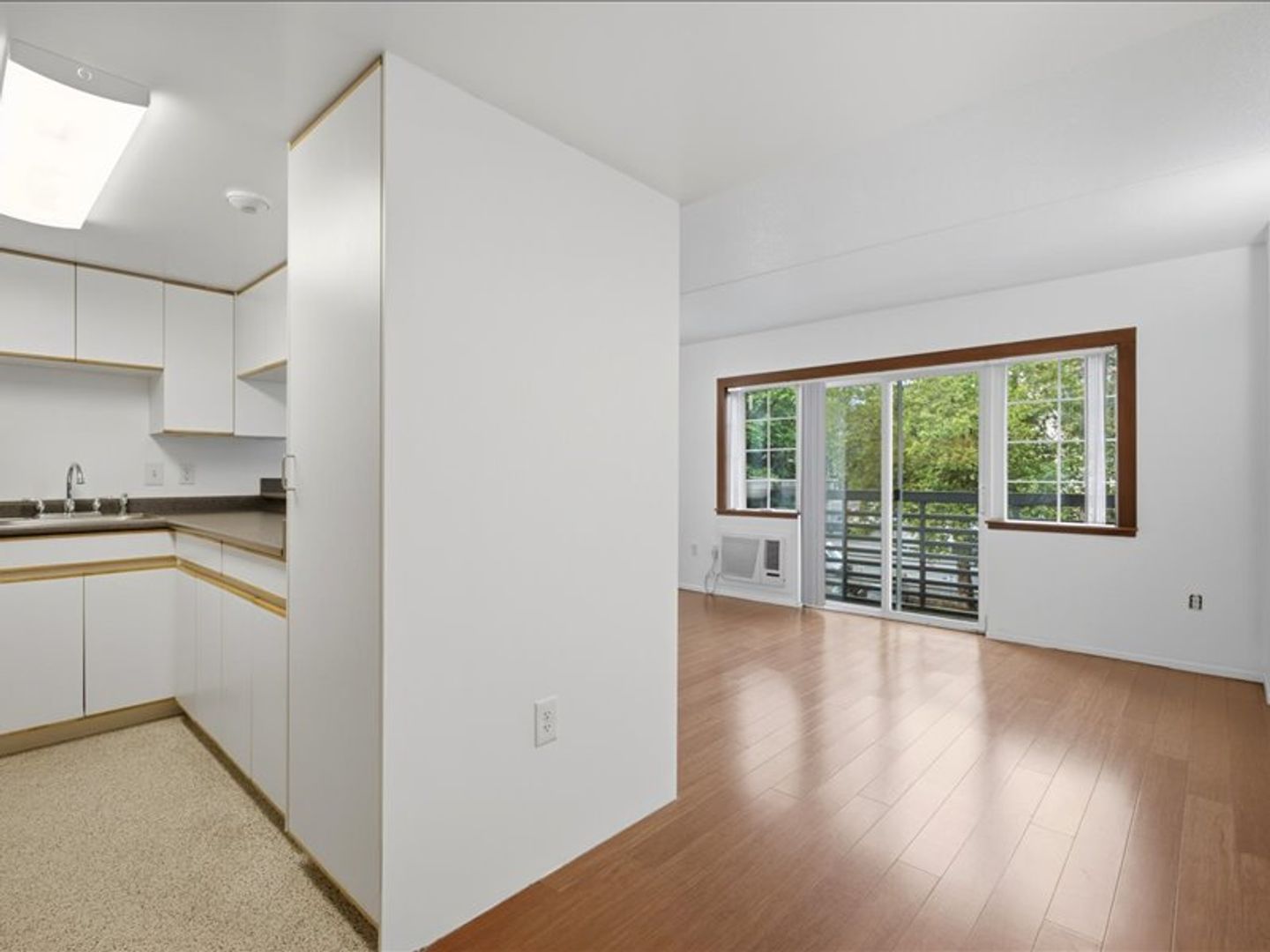 Portland Apartment: 1415 SW Park Ave