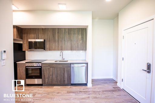1BR Near OHSU – Flexible Leases & Nature at Your Doorstep – photo 1