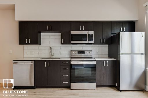 Modern 1 Bedroom with State of the Art Amenities available! Ask about our Specials! – photo 1