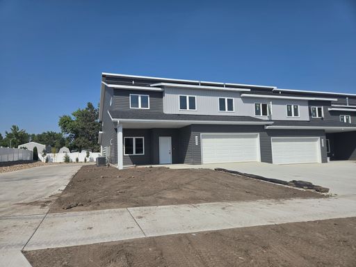 BRAND NEW 3-BEDROOM TOWNHOME | 2-STORY | 2-STALL HEATED GARAGE – photo 1