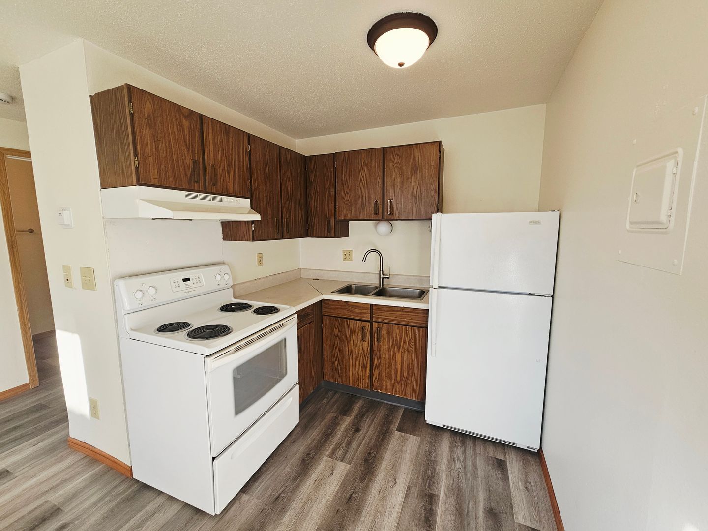 Bismarck Apartment: 2007 E Divide Ave