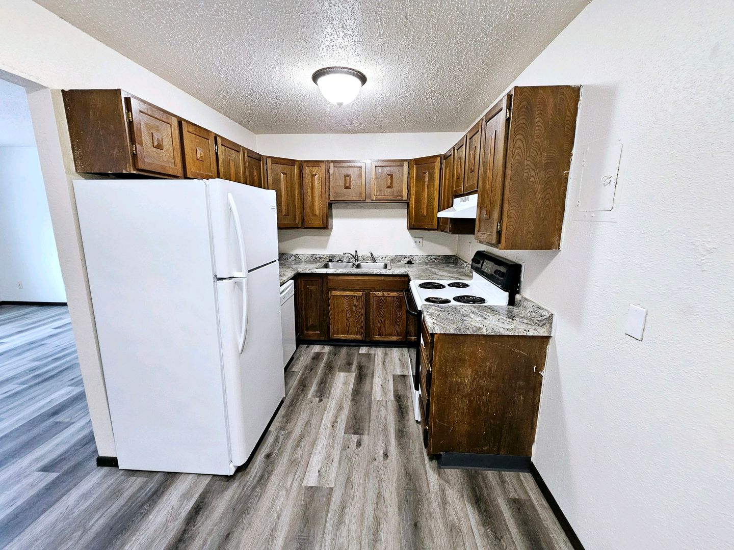 Bismarck Apartment: 121 W Interstate Ave
