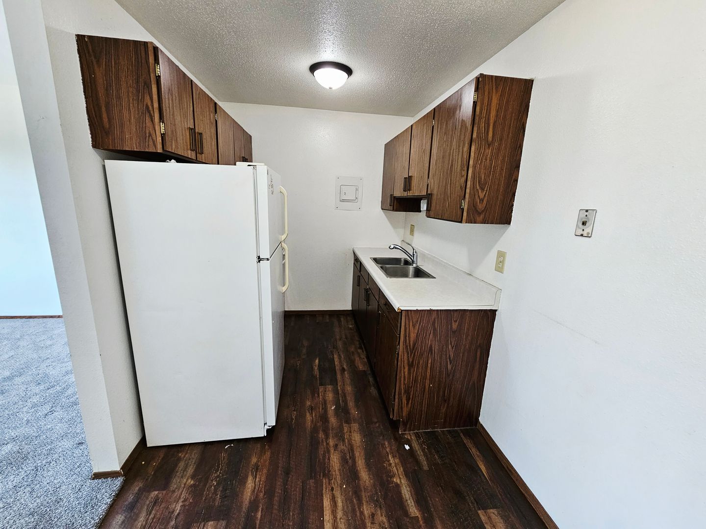 Bismarck Apartment: 2007 E Divide Ave