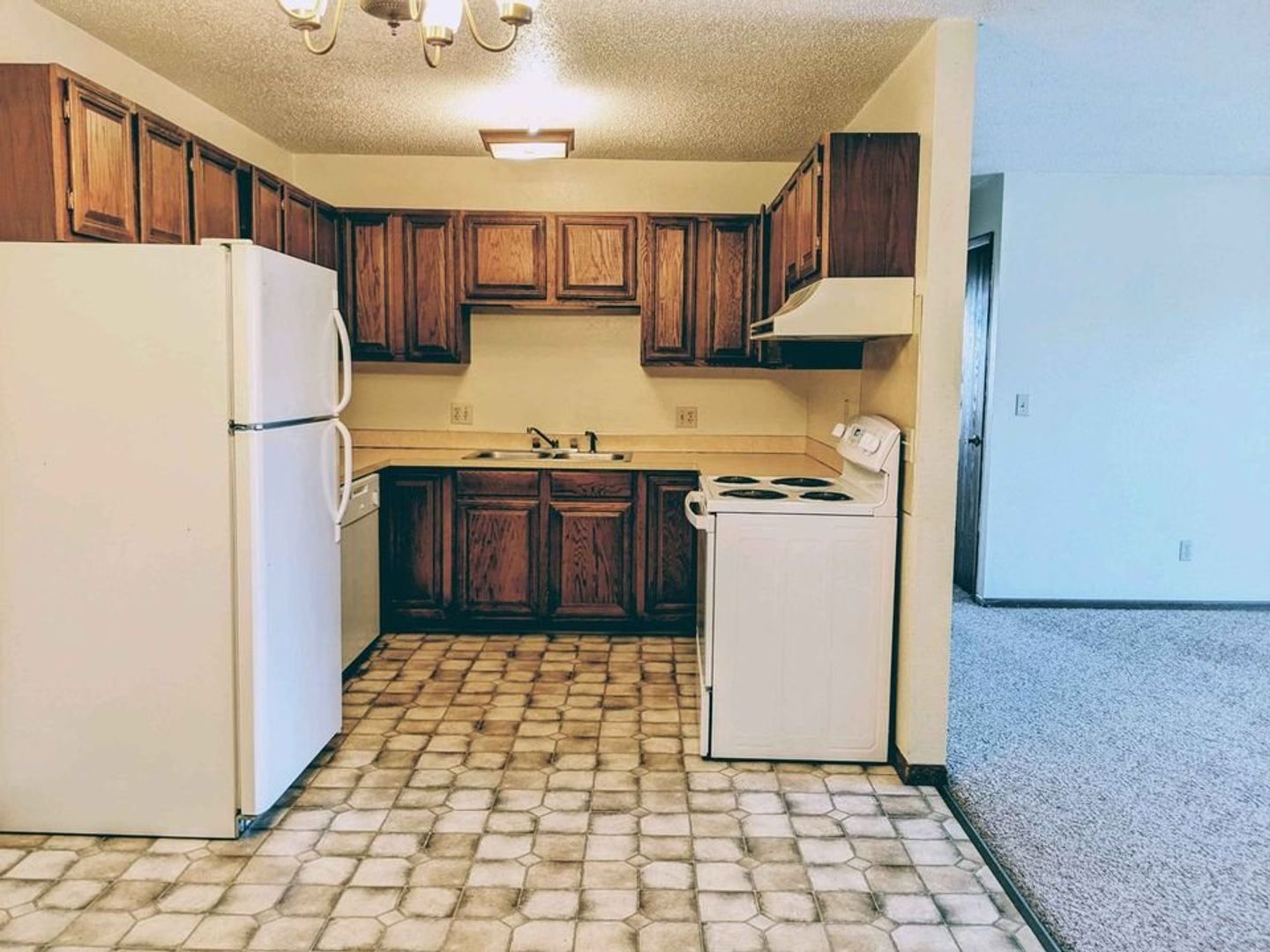 Bismarck Apartment: 2901 E Rosser Ave