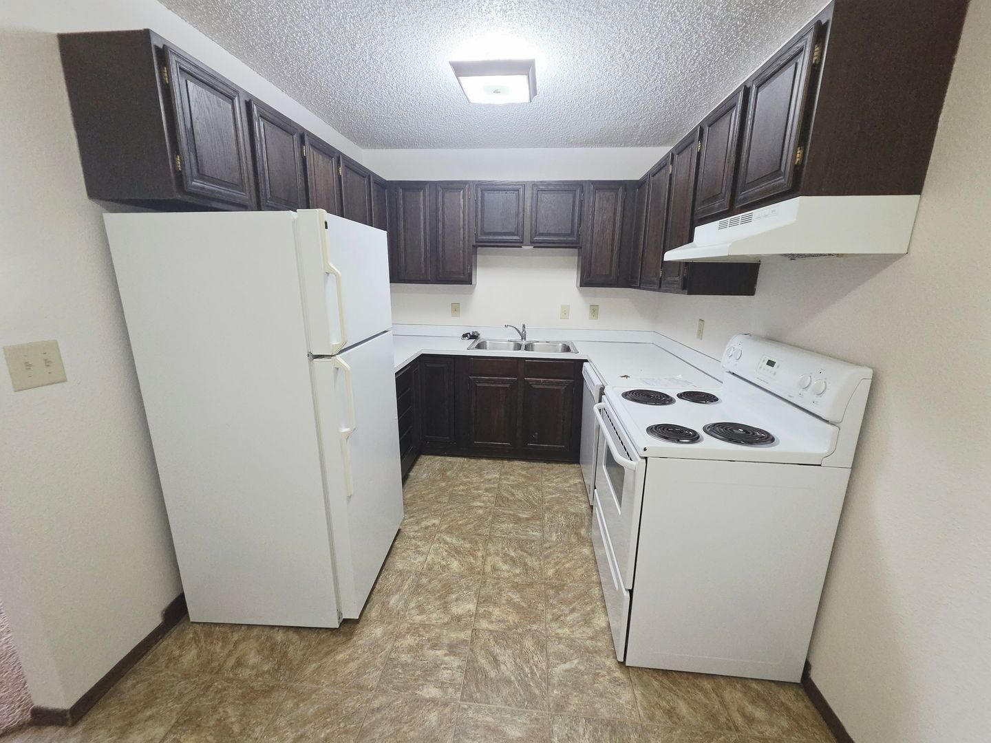 Bismarck Apartment: 3130 E Rosser Ave