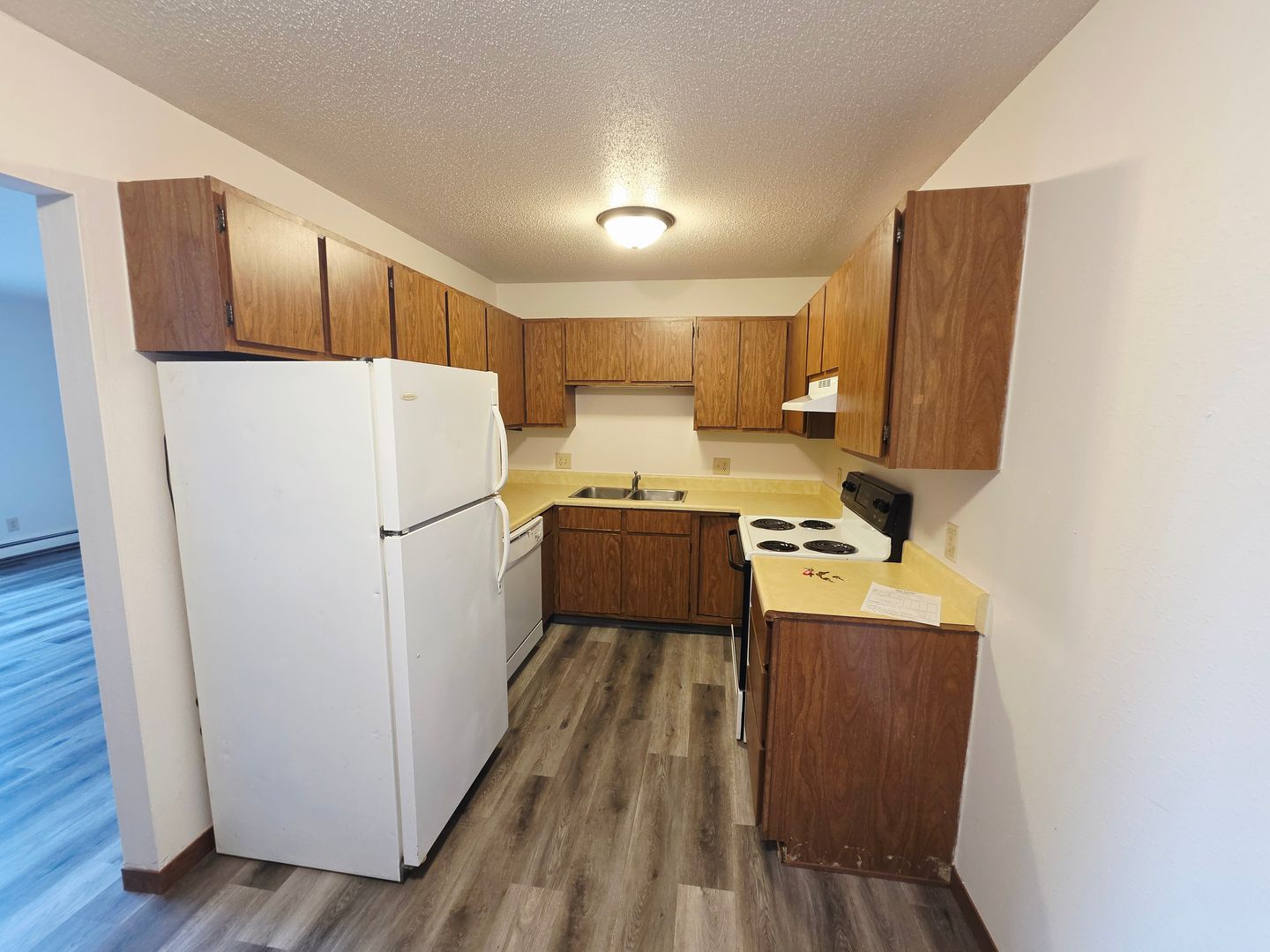 Bismarck Apartment: 3010 E Rosser Ave