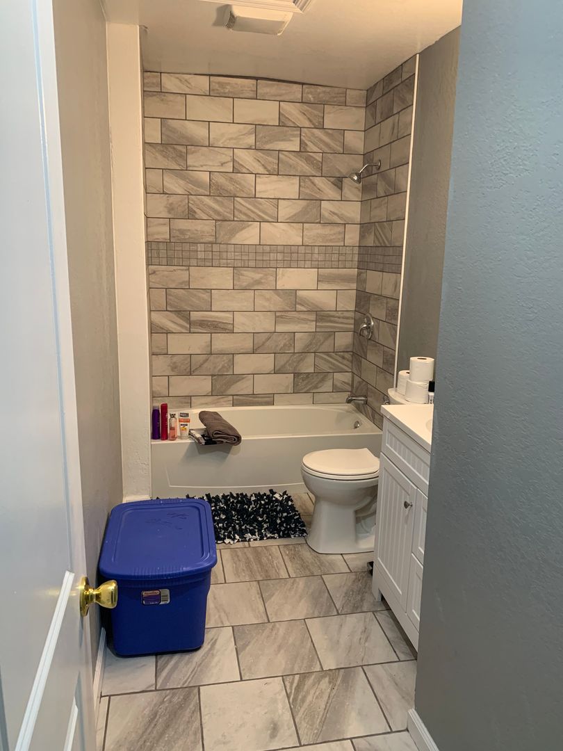 pittsburgh Apartment: 903 E carson st