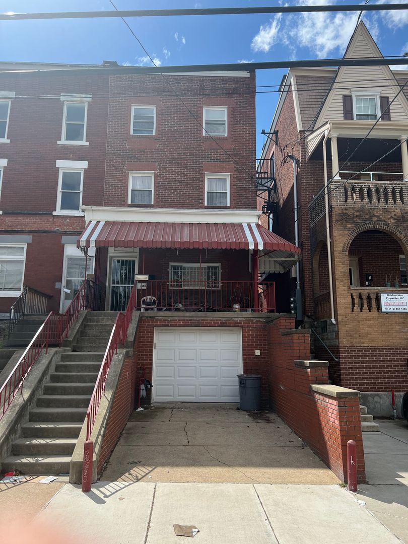 PITTSBURGH Apartment: 348 oakland ave