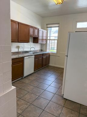 4 bedroom house 2 bathrooms – photo 1