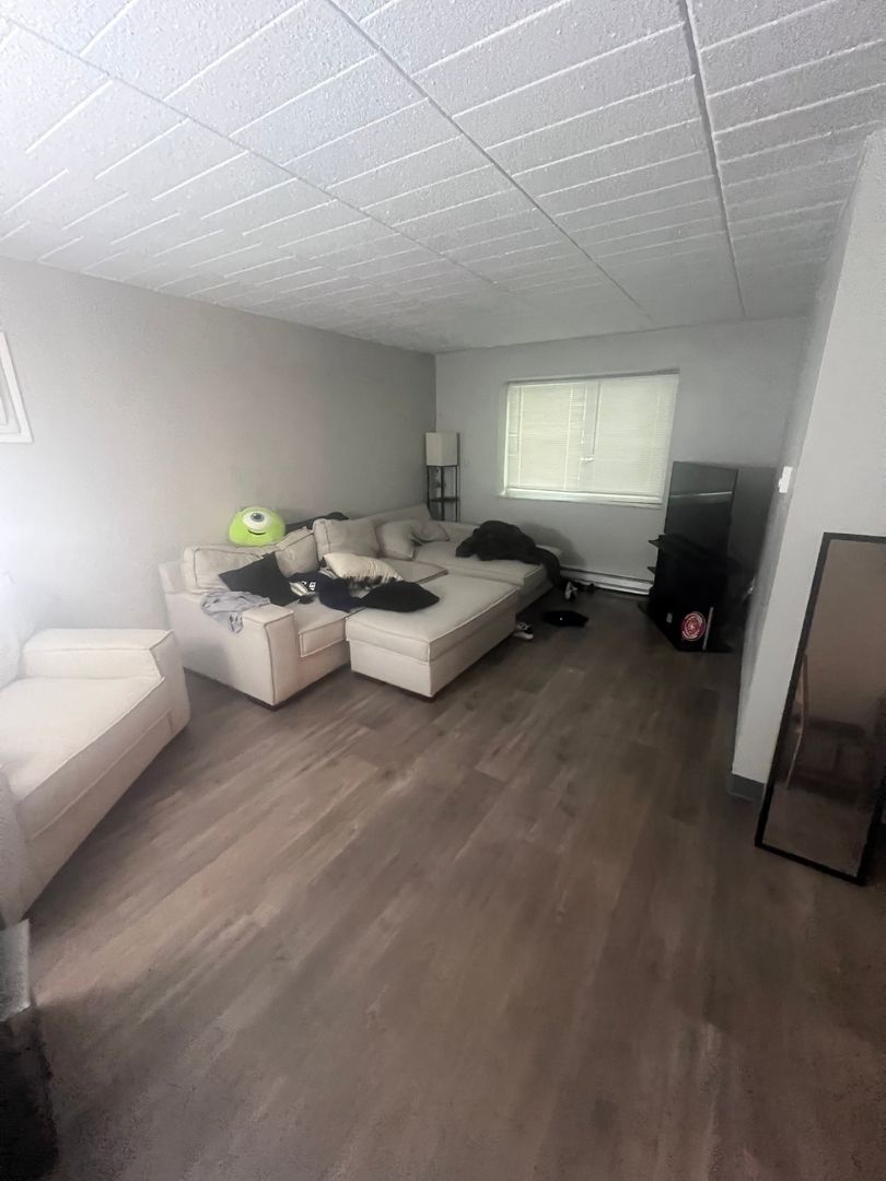 PITTSBURGH Apartment: 634 Southcrest dr