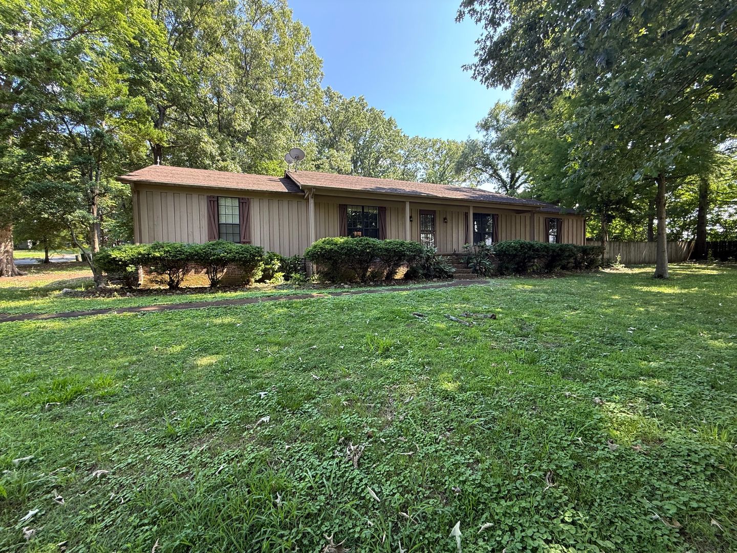 Brownsville Apartment: 102 Hickory Hill Dr