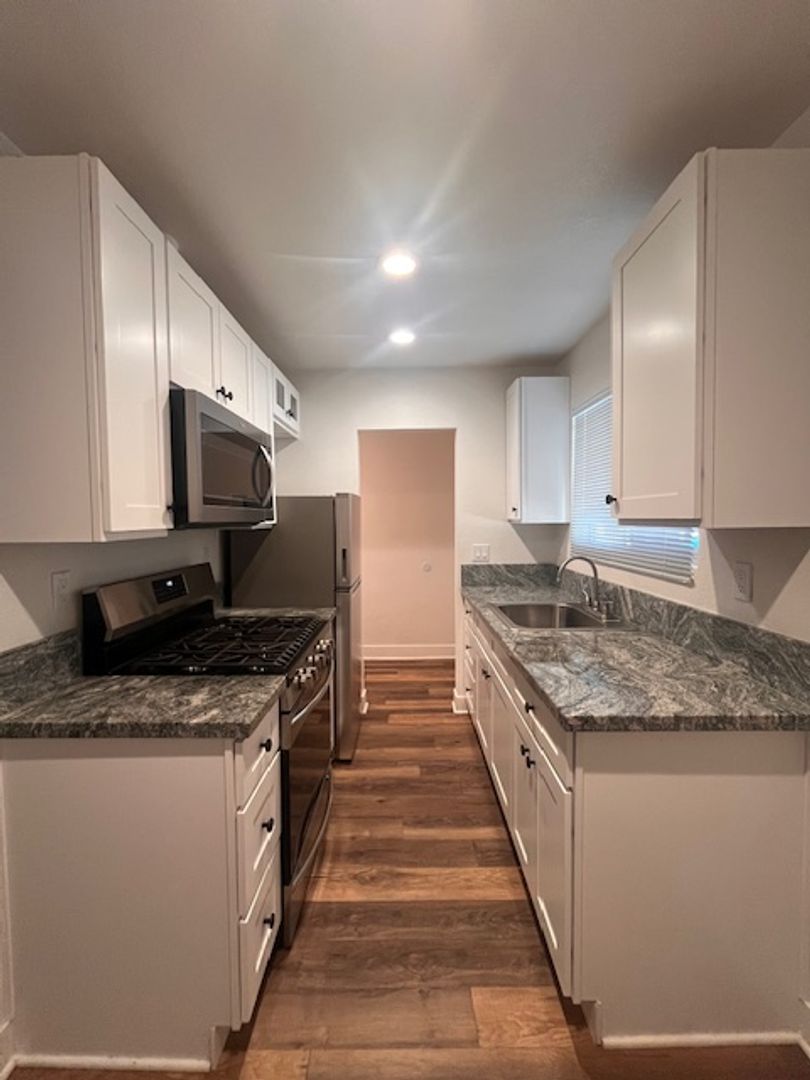 South Lake Tahoe Apartment: 3728 Primrose Ave & 1053 Moss Rd