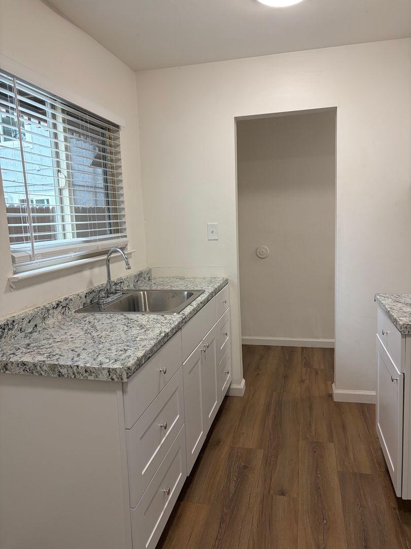 South Lake Tahoe Apartment: 772-776 Tallac Ave