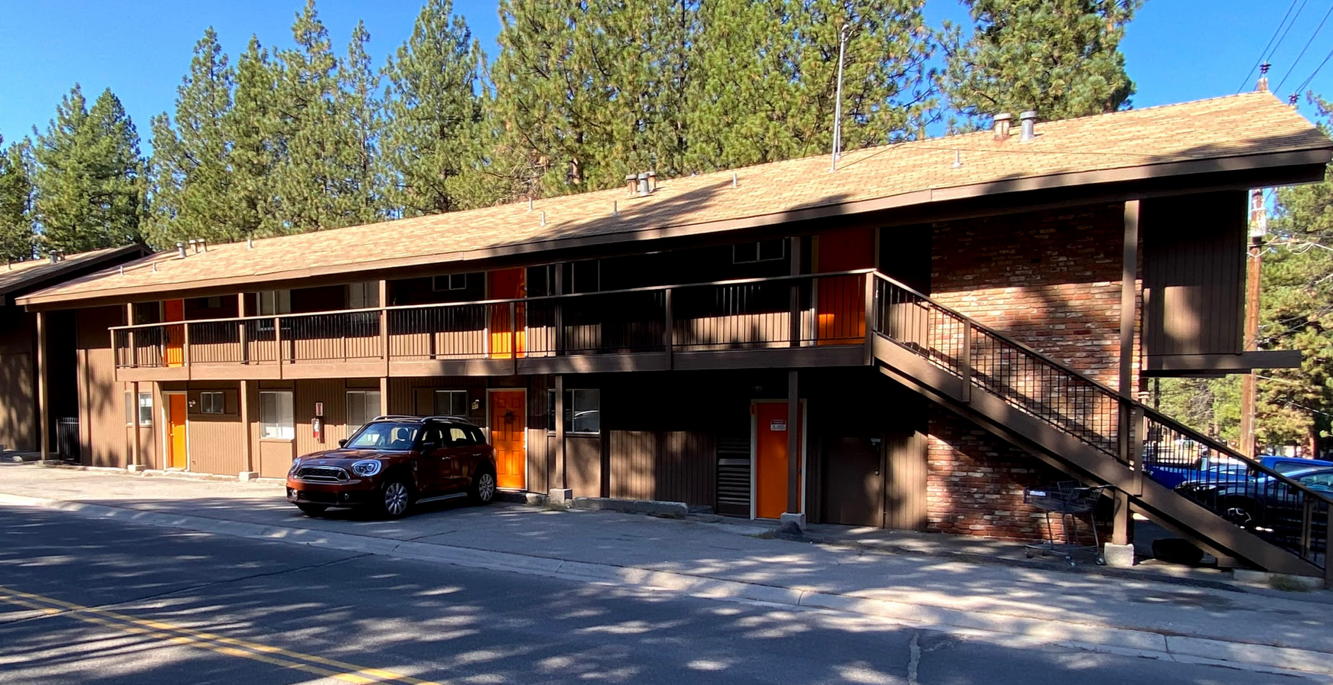 South Lake Tahoe Apartment: 1070-1074 Echo