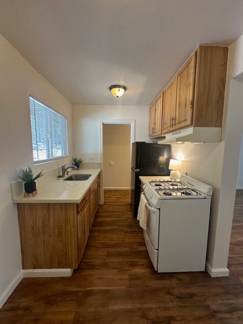 South Lake Tahoe Apartment: 1070-1074 Echo