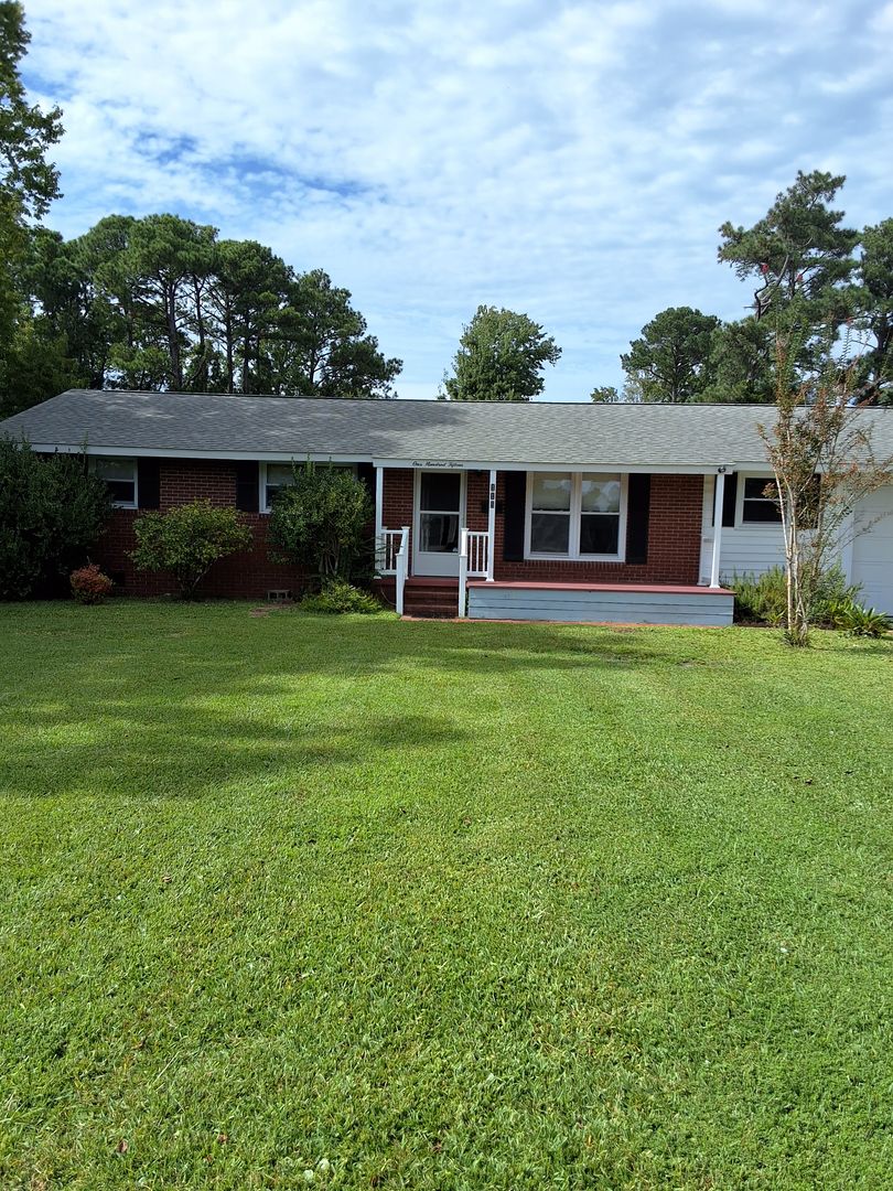 Beaufort House: 115 Crescent Drive
