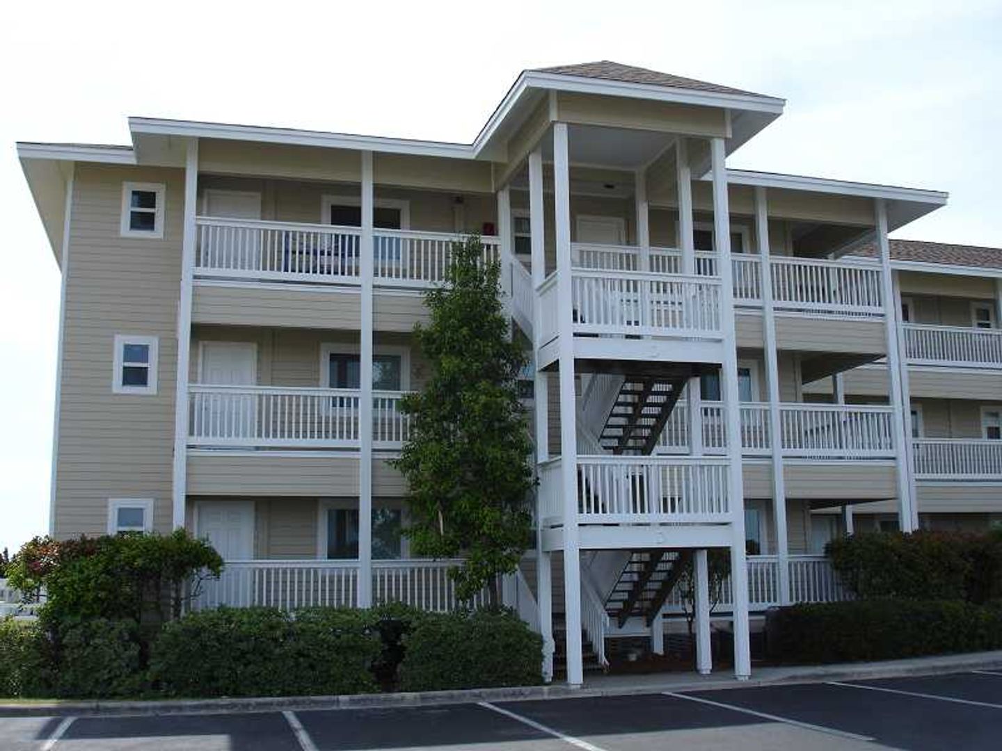Cedar Point House: 650 Cedar Point Blvd