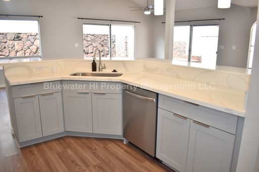 Waipio Gentry Single Level 3/2 home w/ garage