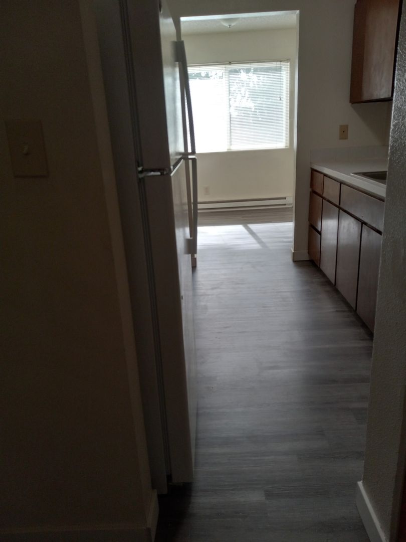 Kelso Apartment: 206 Teresa Way