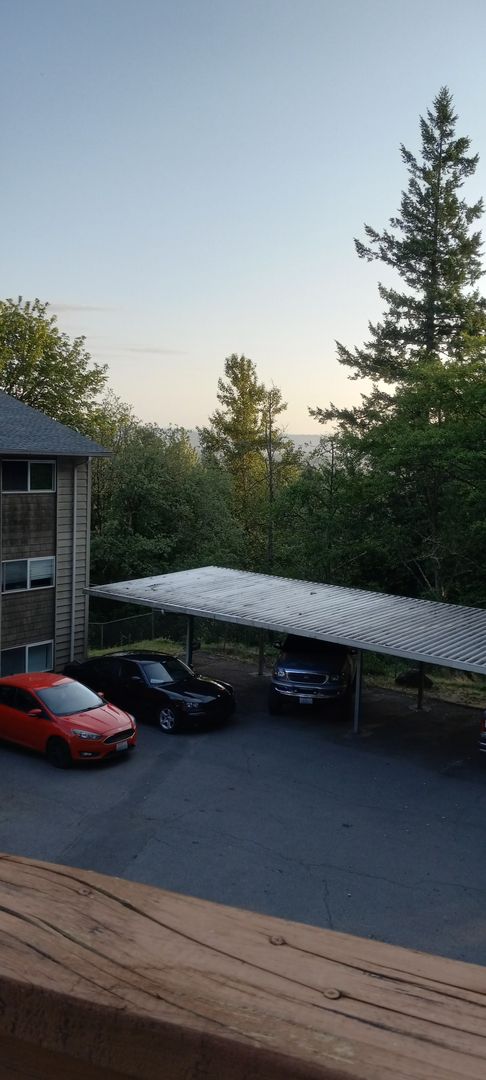 Kelso Apartment: 206 Teresa Way