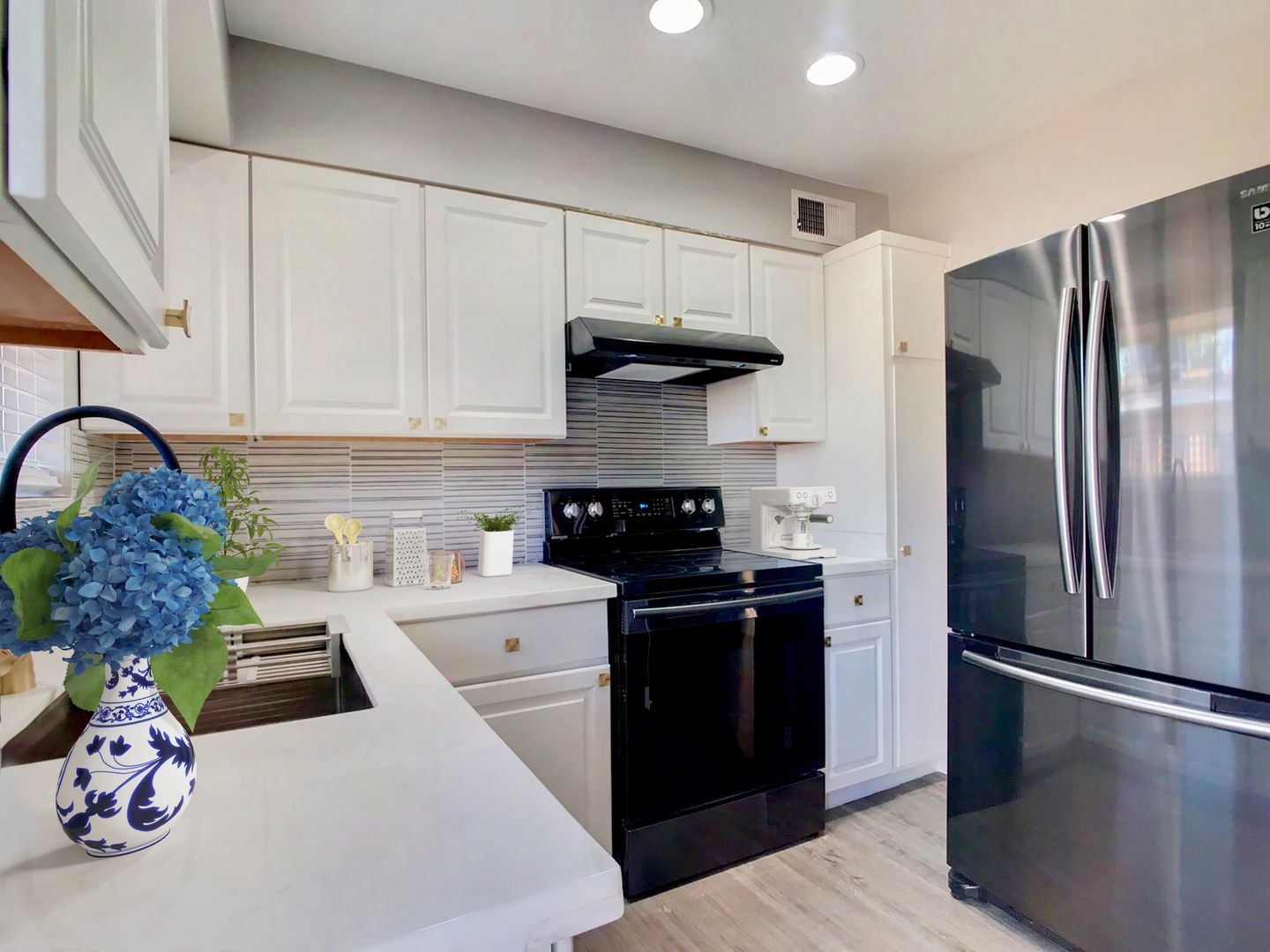 Phoenix Apartment: 3002 N 40th St.