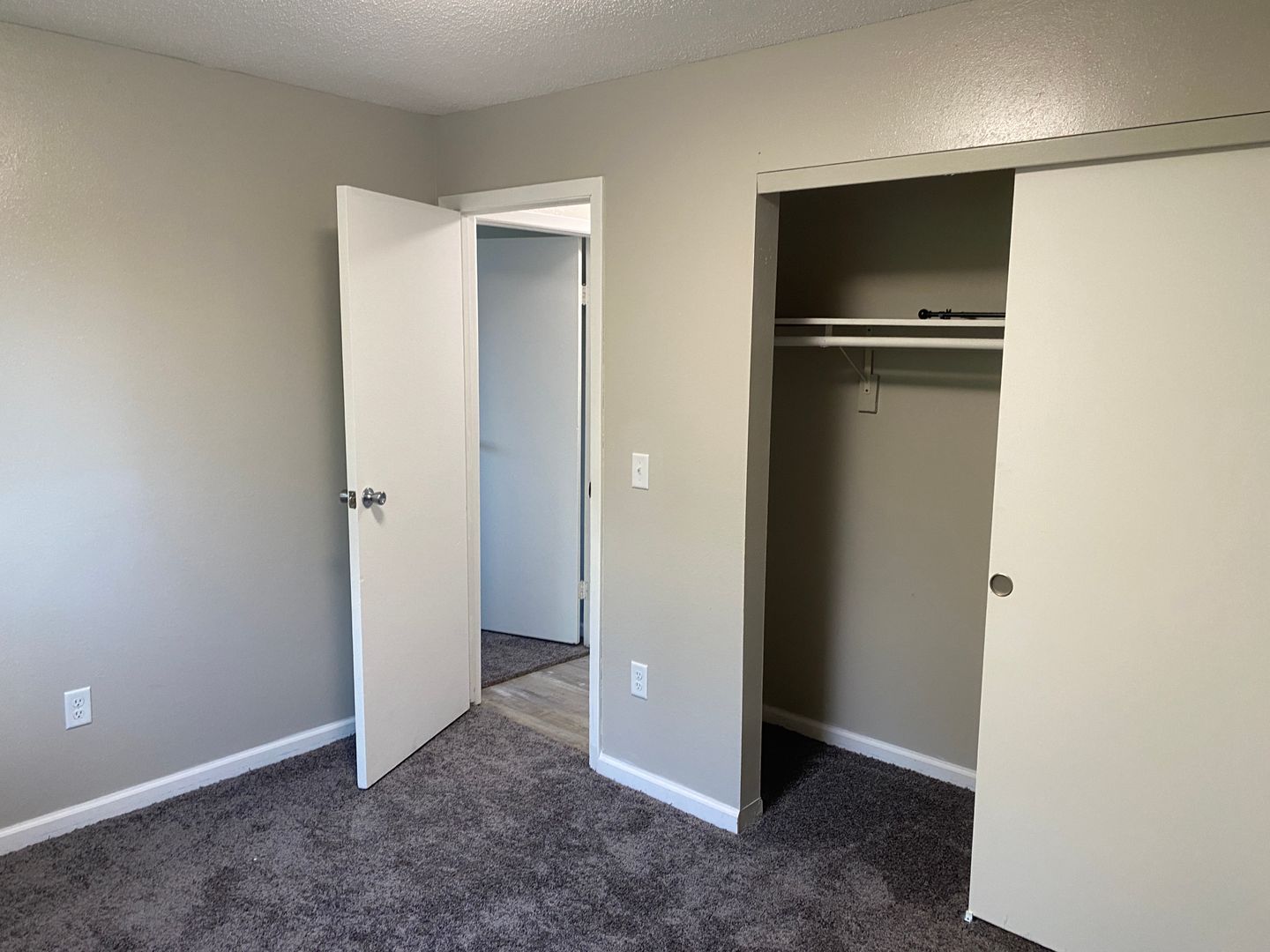 Jamestown Apartment: 1213 11th St SE